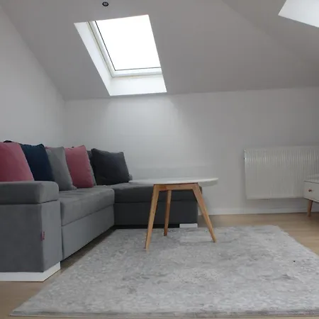 Daire Hall Apheartment