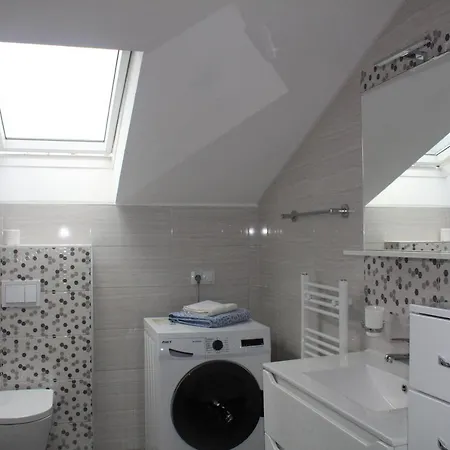 Daire Hall Apheartment