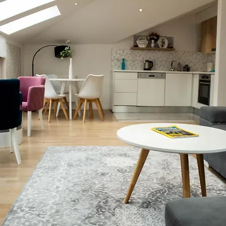 Hall Apheartment Apartment *