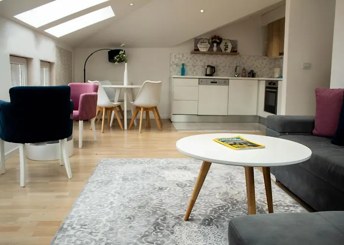 Hall Apheartment Апартаменты *